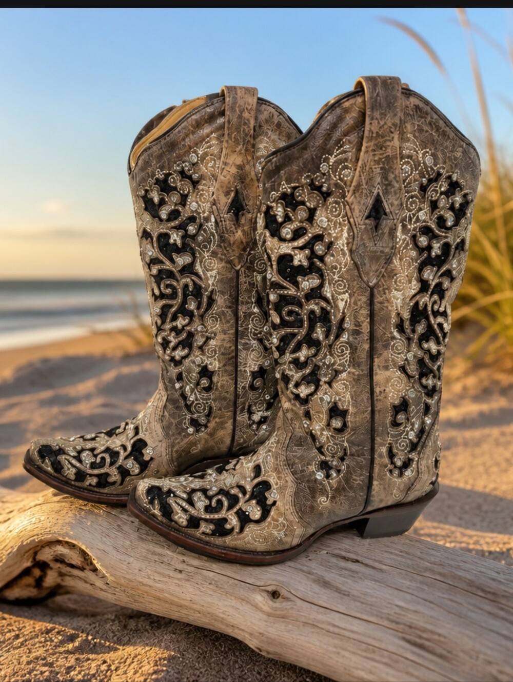 Corral Women's Embroidered Western Boots - Snip Toe